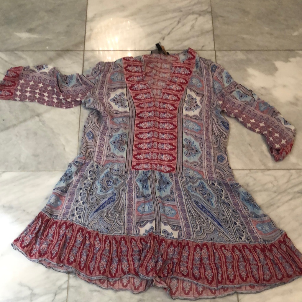 Size Small Bcbg Max Azria Dress!Beautiful Fabric!Worn A Few Times!Dry Cleaned
